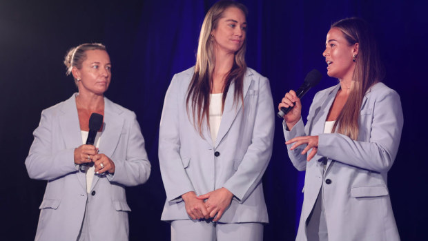 NSW Sky Blues, Isabelle Kelly, Kezie Apps, coach Kylie Hilder. NRLW. State of Origin 2024.