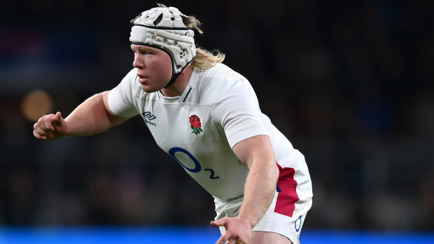 Nic Dolly of England at Twickenham.