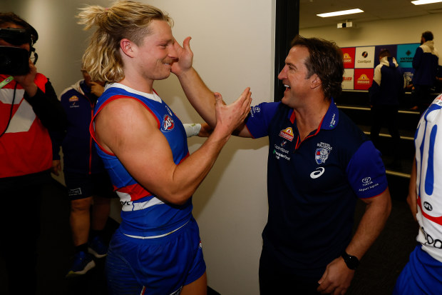 Cody Weightman of the Bulldogs and Luke Beveridge, Senior Coach in round 20, 2024.