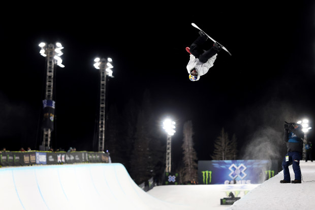 Scotty James soars in Aspen.