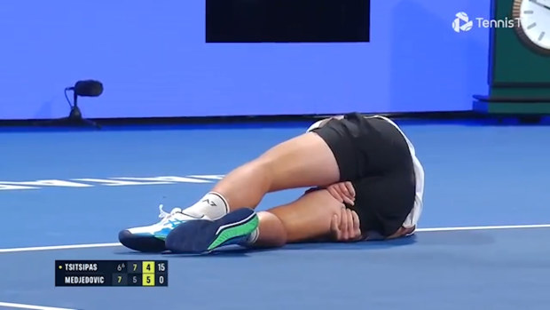 Hamad Medjedovic clutches at his hamstring | Qatar Open.