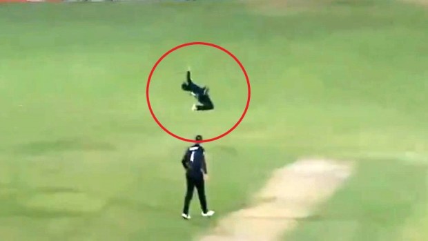 Glen Phillips took a screamer.