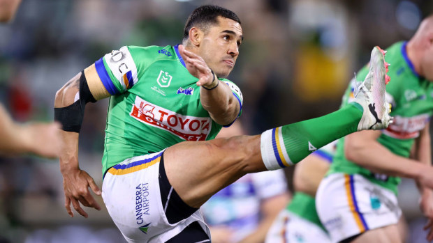 Jamal Fogarty of the Raiders.