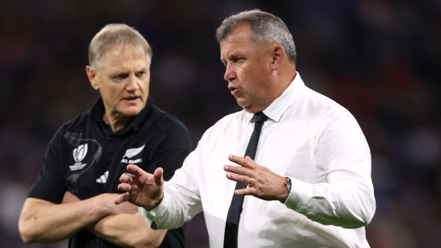 Joe Schmidt discusses with Ian Foster.