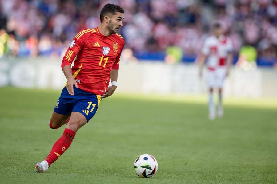 Ferran Torres in action for Spain against Croatia.