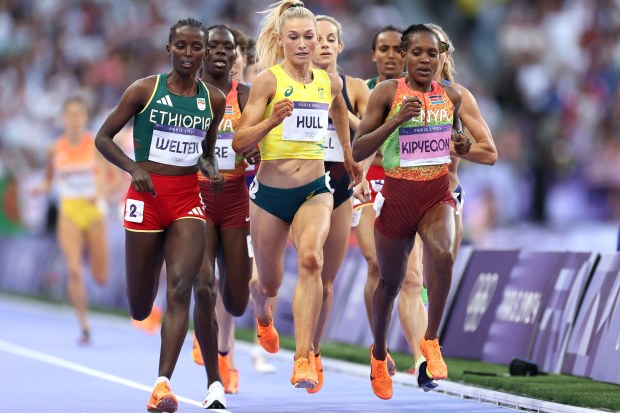Jessica Hull competing in the women's 1500m final in Paris.