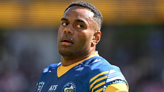 Kitione Kautoga in action for the Eels against the Dragons.