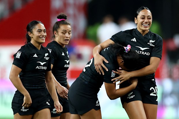 New Zealand players celebrating after triumphing over Australia in the women's cup final at the HSBC SVNS Singapore.