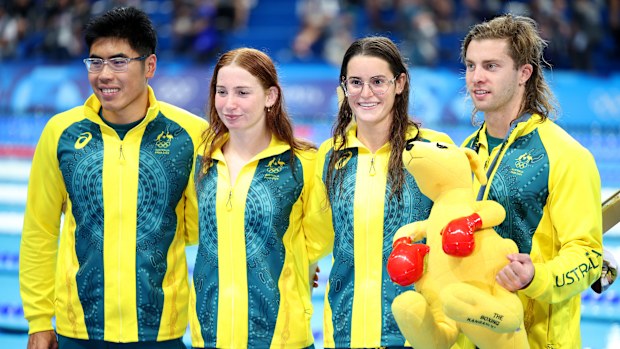 Bronze Medalists Kaylee McKeown, Joshua Yong, Matthew Temple and Mollie O'Callaghan of Team Australia poses following the Swimming medal ceremony after the Mixed 4x100m Medley Relay Final on day eight of the Olympic Games Paris 2024 at Paris La Defense Arena on August 03, 2024 in Nanterre, France. (Photo by Adam Pretty/Getty Images)