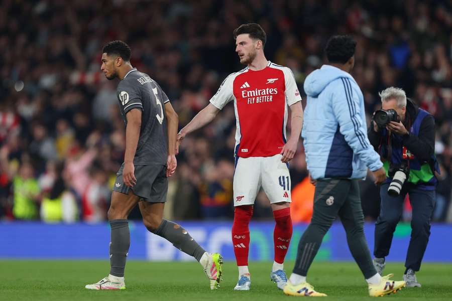 Real Madrid's Jude Bellingham refuses to shake hands with his England colleague, Arsenal's Declan Rice