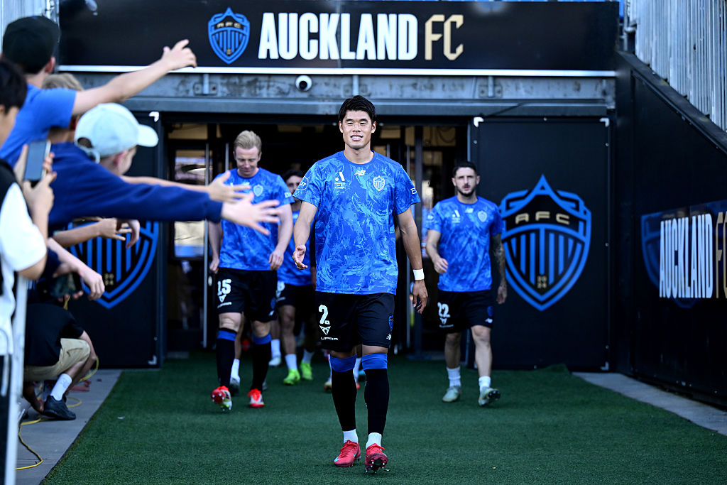 Hiroki Sakai walks out