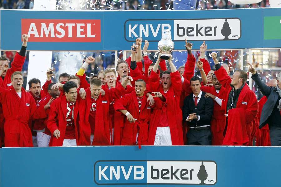 AZ win the KNVB Beker in 2013 after beating PSV 2-1