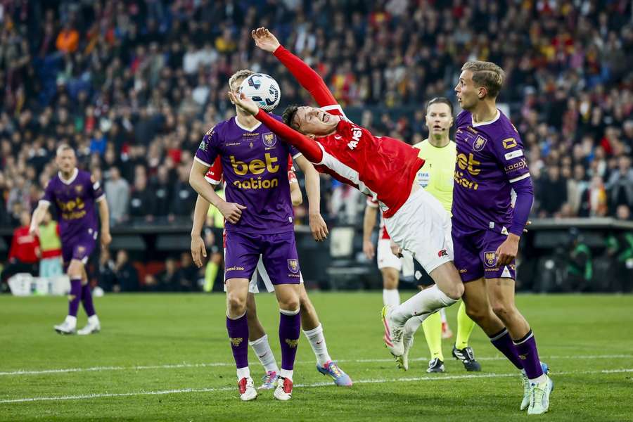 Peer Koopmeiners handed Go Ahead Eagles a penalty late in the game