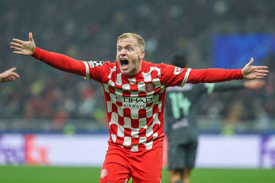 Girona's Donny van de Beek reacts during a match in the 2024/25 Champions League.