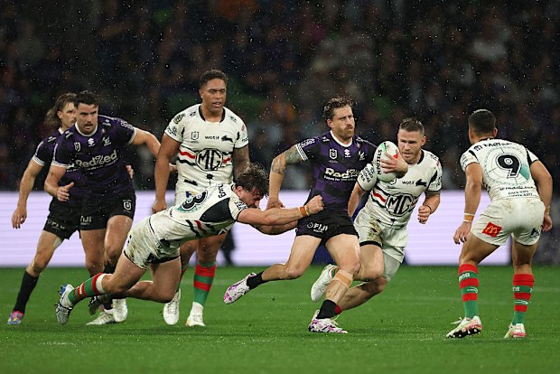 Cameron Munster runs with the ball.