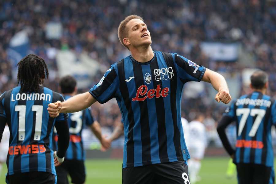 Pasalic celebrates his goal