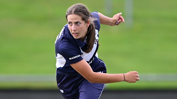 Tess Flintoff in action for Victoria.