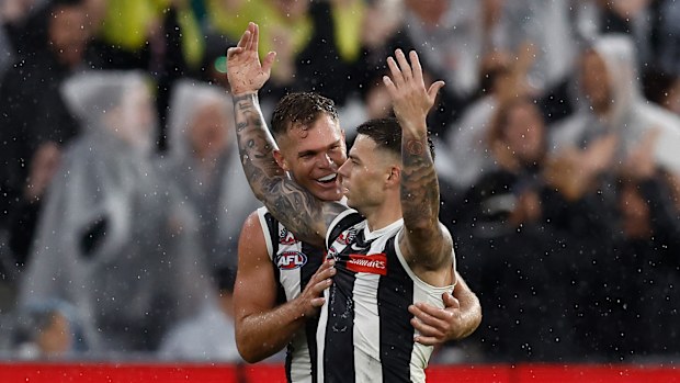 Jamie Elliott celebrates a goal