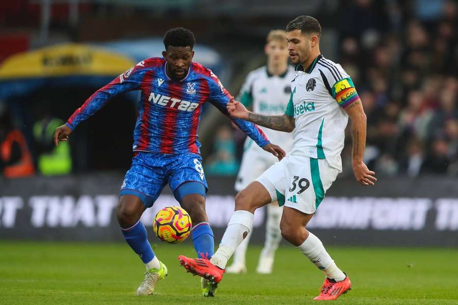 Newcastle's Bruno Guimaraes passes the ball during the Premier League match against Crystal Palace on November 30, 2024