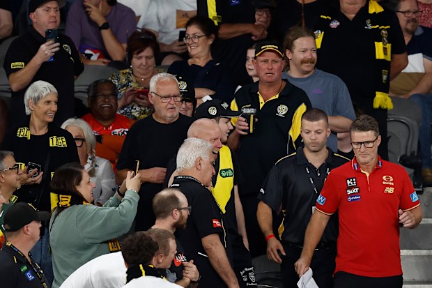Gold Coast coach Damien Hardwick pictured during the Suns' clash with Richmond in round six of the 2025 AFL season.