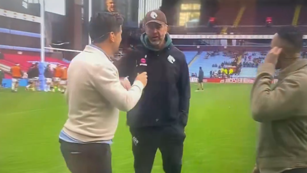 Geoff Parling shoves Craig ​Doyle after Liam ‌MacDevitt attempted a conversion while players were warming up.