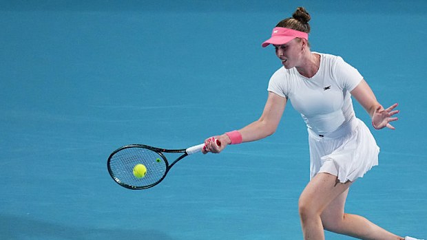 Talia Gibson in action against Elena Rybakina.