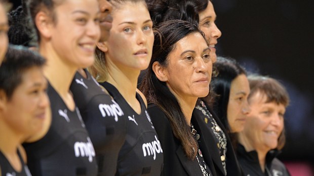 Head coach Dame Noeline Taurua with her players.
