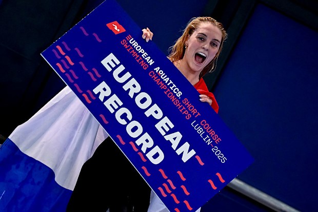 Marrit Steenbergen reacts after winning the gold medal in the 100m. Freestyle Women with the new European Record.