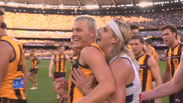 Jack Ginnivan and Bailey Smith interact at 3QT.