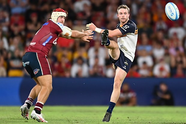 Ryan Lonergan of the Brumbies kicks the ball.