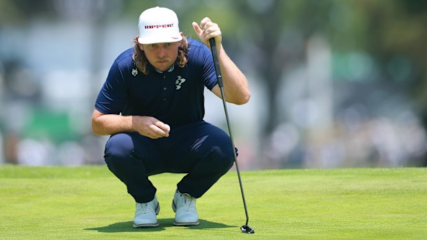 Cameron Smith of Ripper GC lines up a putt on the first green during day one of LIV Golf Mexico City at Club de Golf Chapultepec on April 16, 2026 in Mexico City. (Photo by Hector Vivas/Getty Images)