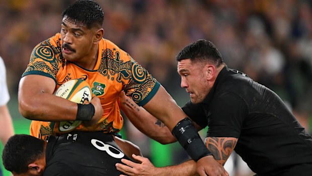 Will Skelton of the Wallabies runs with the ball.