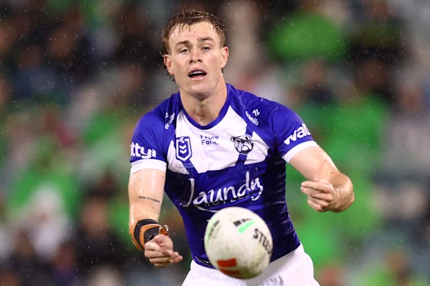 CANBERRA, AUSTRALIA - MARCH 19: Lachlan Galvin of the Bulldogs passes during the round three NRL match between Canberra Raiders and Canterbury Bulldogs at GIO Stadium, on March 19, 2026, in Canberra, Australia. (Photo by Mark Nolan/Getty Images)
