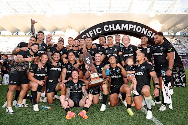 The Kiwis celebrate their triumph in the 2025 Pacific Championship.