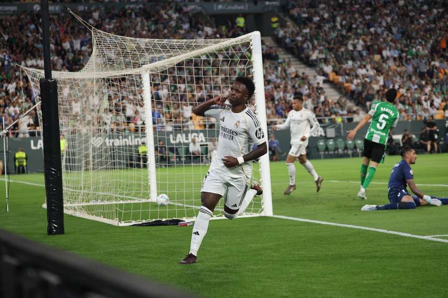 Vinicius celebrates his opener