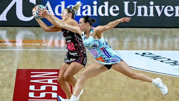 Melbourne Mavericks player Olivia Lewis defends against Georgie Horjus of the Adelaide Thunderbirds.
